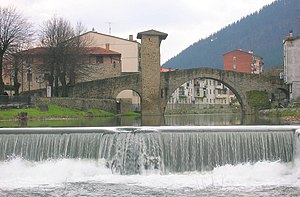 Kadagua Nehri üzerinde Balmaseda eski köprüsü