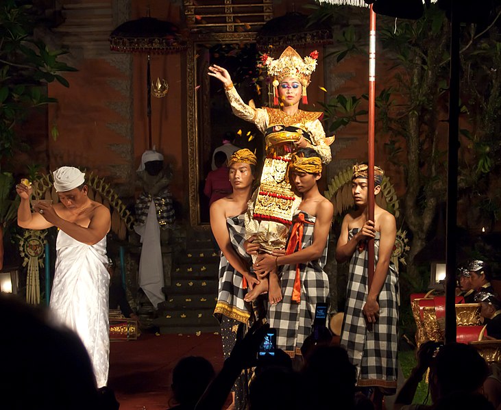 File:'Legong', Ubud, Balinese dance, Bali, Indonesia.jpg