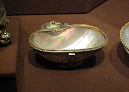 Mother of pearl bowl (Patriarchal residence).jpg