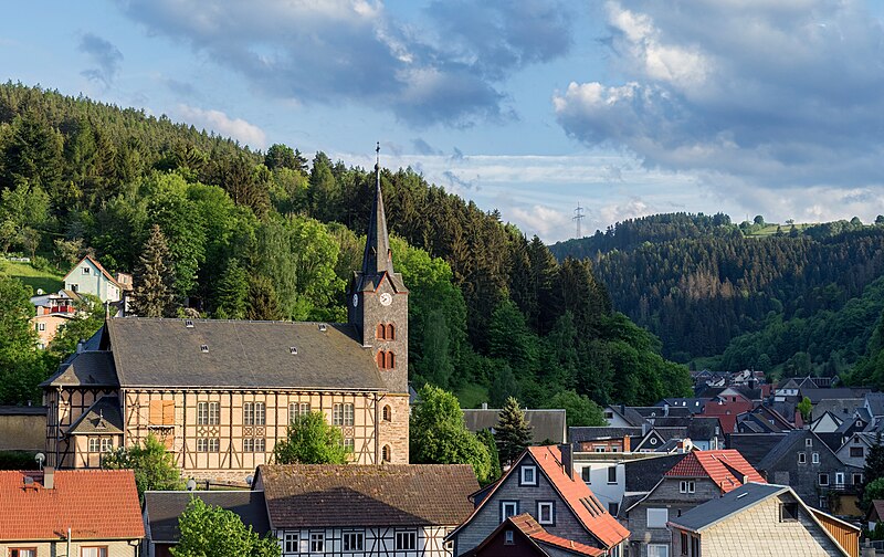 File:Katharinenkirche, Mellenbach, 2022-05-27.jpg