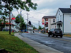 Route 218 shares its itinerary with Route 269 through Saint-Gilles.