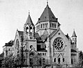 Ancienne synagogue de Strasbourg (1896–1940), quai Kléber[95], inaugurée en 1898, pillée et incendiée par les nazis en 1940.