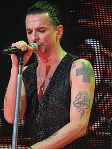 Dave Gahan při vystoupení v roce 2010