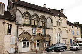 Bèze - Maisons sur la place publique - 002.jpg