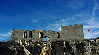 Le Château se détachent sur le ciel.JPG