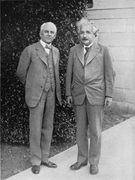 Millikan and Einstein 1932.png