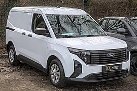 Ford Transit Courier (2nd generation) - right front view