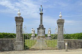 Monument à la Vierge Marie.