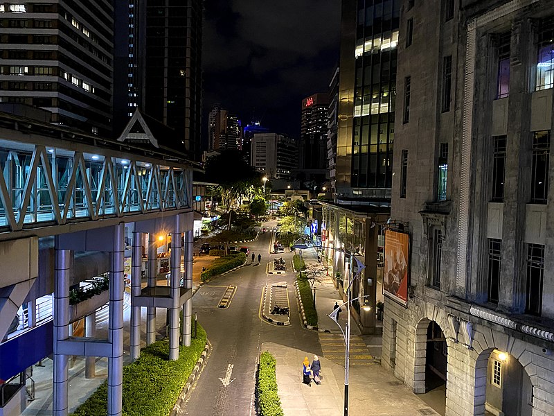 File:LRT Masjid Jamek Station 9.jpg