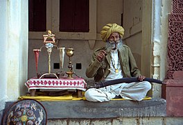 1996 -218-36A Jodhpur Majestic Fort hookah (2234182744).jpg