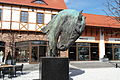 Skulptur Pferdekopf im Designer Outlet Center (DOC)