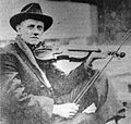 Q1411165 Fiddlin' John Carson geboren op 23 maart 1868 overleden op 11 december 1949