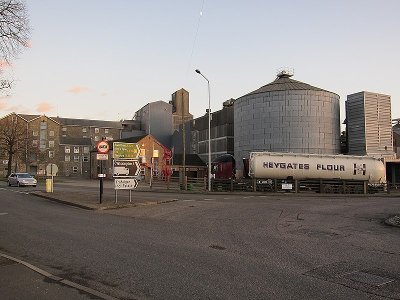 File:Heygates Flour Mill - geograph.org.uk - 2734346.jpg