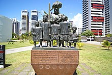 Monumento em homenagem à mãe do presidente Lula, no Parque Dona Lindu, na Praia de Boa Viagem, em Recife, Pernambuco, Brasil