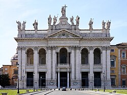 Lateranbasilika – Hauptfassade