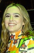 Zoey Deutch interprète Infinity.