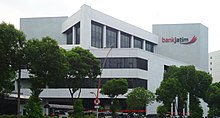 Kantor Pusat Bank Jatim (cropped).jpg