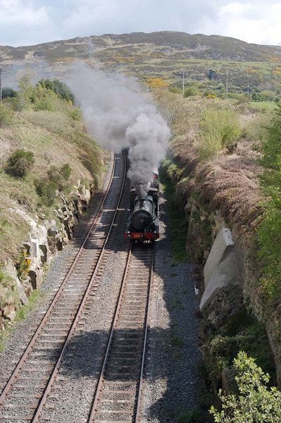 File:Preserved Steam passing Kileen - geograph.org.uk - 334338.jpg