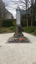 Le monument aux morts.