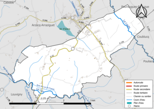 Carte en couleur présentant le réseau hydrographique de la commune