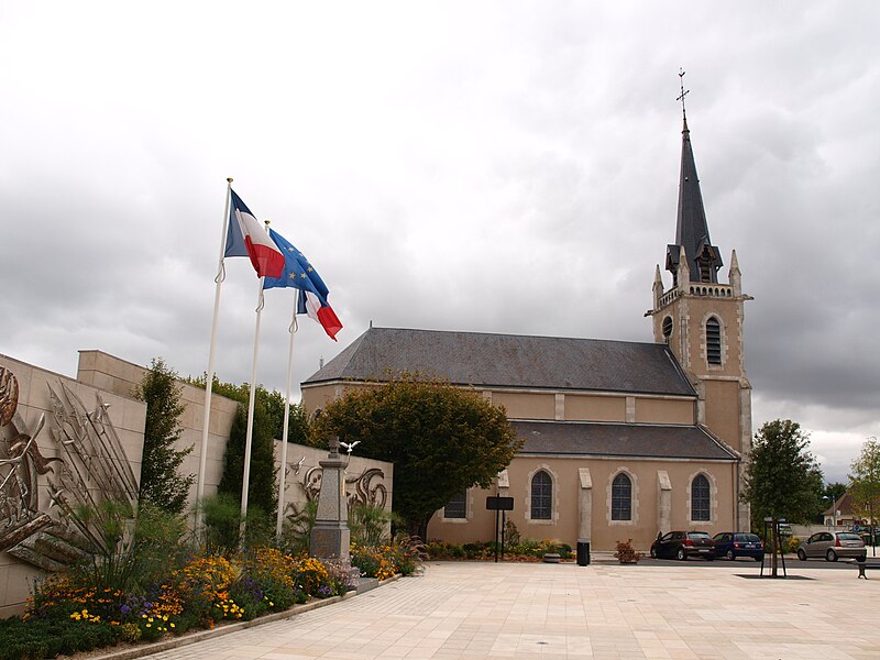 File:Ormes-FR-45-église-10.JPG