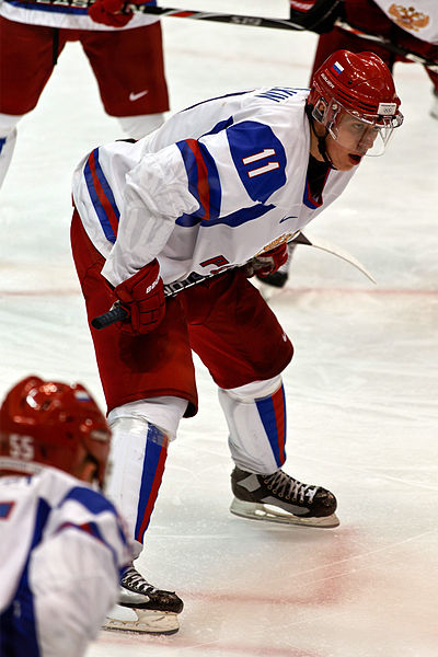 File:EvgeniMalkin2010WinterOlympicsfaceoff.jpg