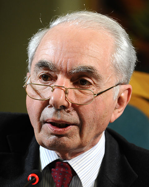 File:Giuliano Amato - Festival Economia 2013.JPG