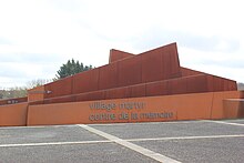 Photographie en couleurs du Centre de la mémoire d'Oradour-sur-Glane