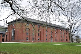 41 Wyllys Avenue (former squash courts, now College of Letters)