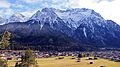 Mittenwald vor dem Karwendelmassiv