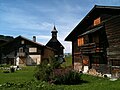 Obermutten mit Holzkirche