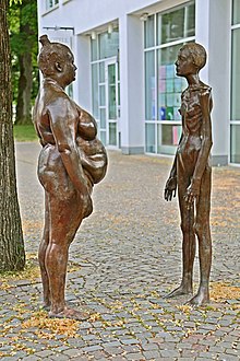 00 2339 Sculptures in in the city of Växjö, Sweden.jpg