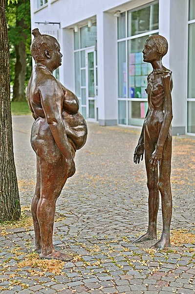 File:00 2339 Sculptures in in the city of Växjö, Sweden.jpg