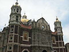 Basilique Notre-Dame de Guadalupe au Mexique (l'ancienne basilique).