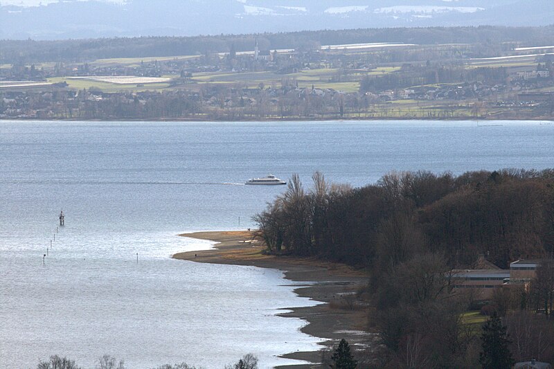 File:Blick auf Konstanzer Hörnle und schweizer Ufer.jpg