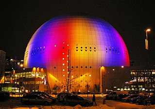 Globen belyst i Djurgårdens IF:s färger, februari 2007