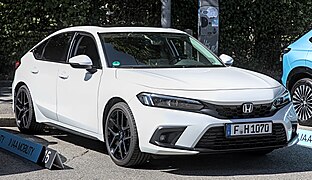 Honda Civic Hybrid (2022, Europe) - right front view