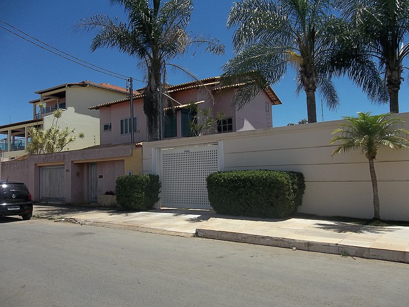 File:Mansão da Rua AJO, Bairro Acácias - panoramio.jpg