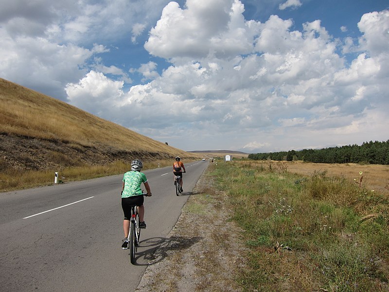 File:On the Way to Lake Sevan - panoramio.jpg