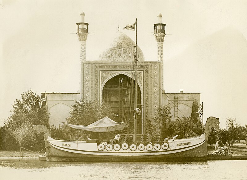 File:Leif Erikson (ship) docked at Sesqui-Centennial Exposition (by Cardinell and Brown) - Philadelphia, Pennsylvania - 1926 (cropped and fixed).jpg