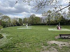 Jeux d'enfants, parc de la Mare à la Veuve.