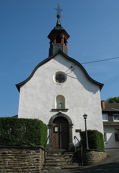 File:Rheineck Borromaeus Kapelle.jpg