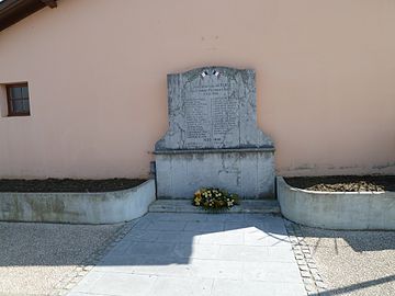 Le monument aux morts.