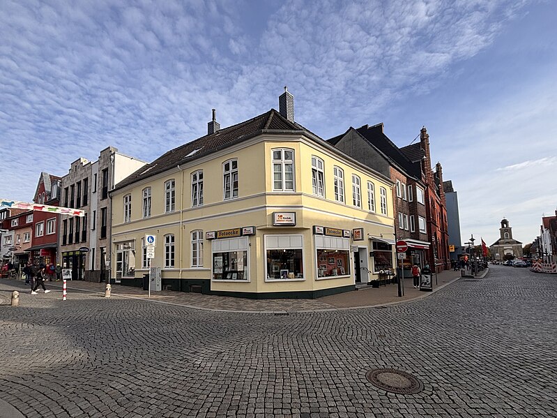 File:Husum Grossstrasse 1.jpg