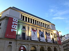 Fachada Teatro Real Madrid.jpg