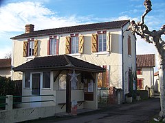 Mairie d'Izotges.