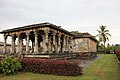 Eden od treh glavnih jainističnih templjev, Halebidu