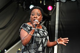 Sharon Jones (19366610234).jpg