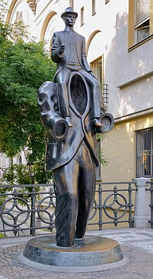 Kafka statue Prague.jpg