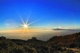 Sunrise di Puncak Gunung Lawu